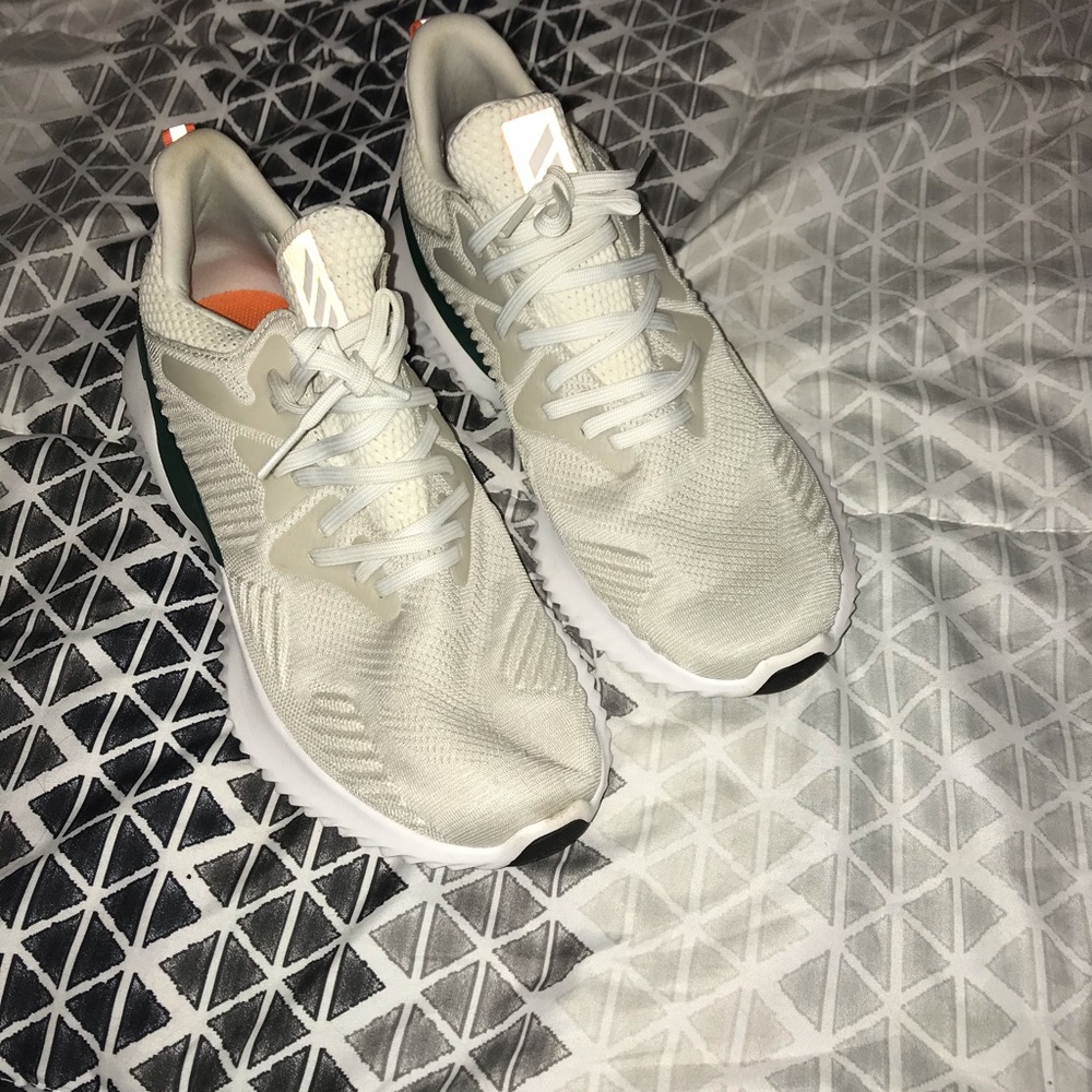 Adidas alphabounce